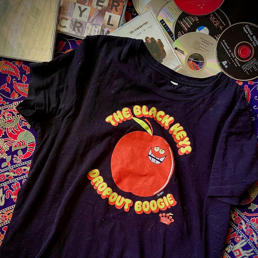 Black Keys “Dropout Boogie” Peach Band Tee (Unisex L)